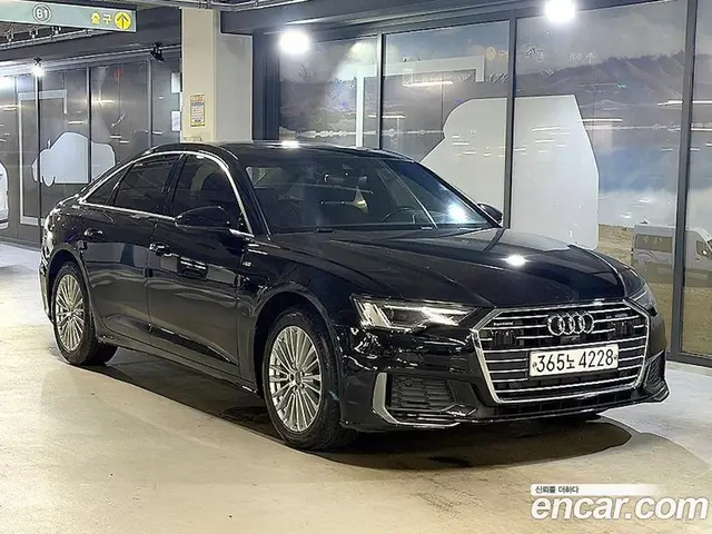 Audi A6 2019 2.0 автомат (гидро), миниатюра 1