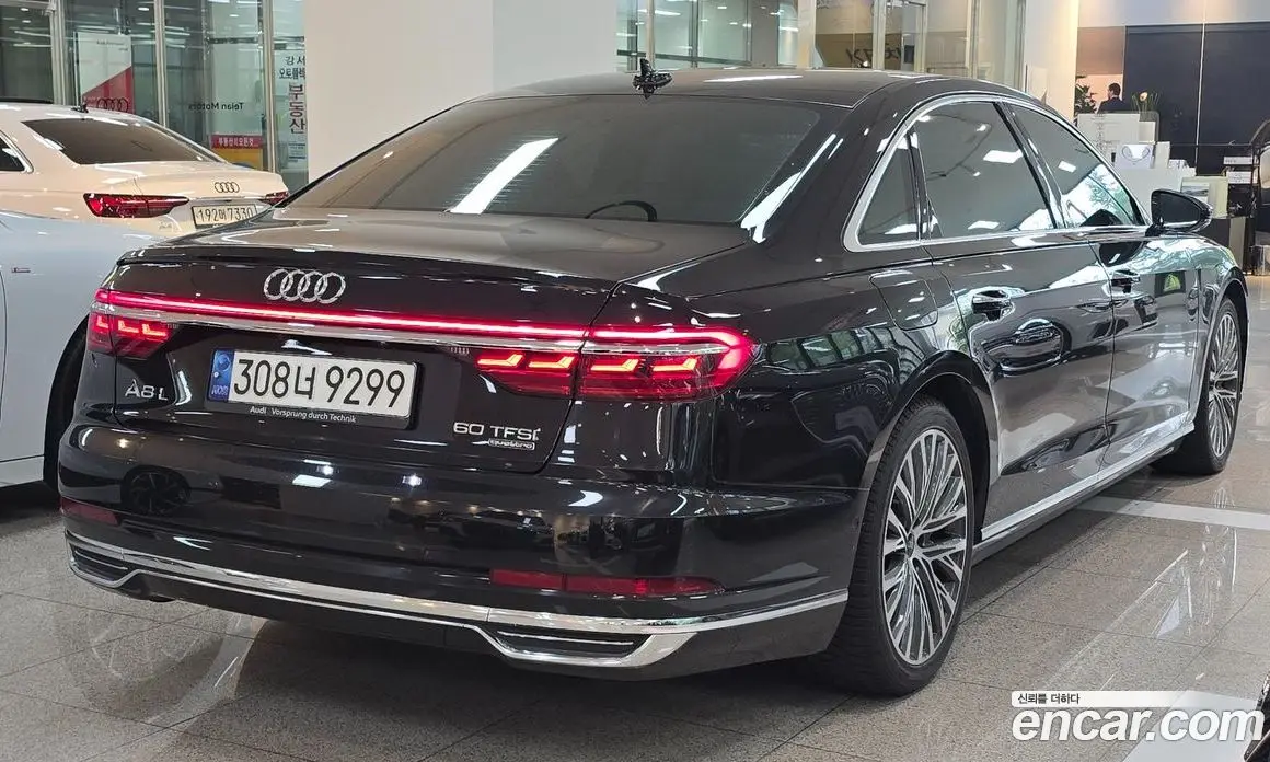 Audi A8 2021 4.0 автомат (гидро), фото 2