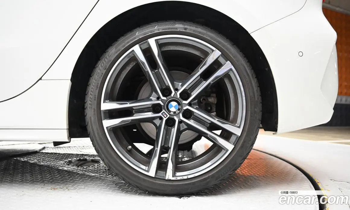 BMW 1 серия 2021 2.0 автомат (гидро), фото 5