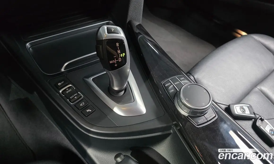 BMW 3 серия 2018 2.0 автомат (гидро), фото 12