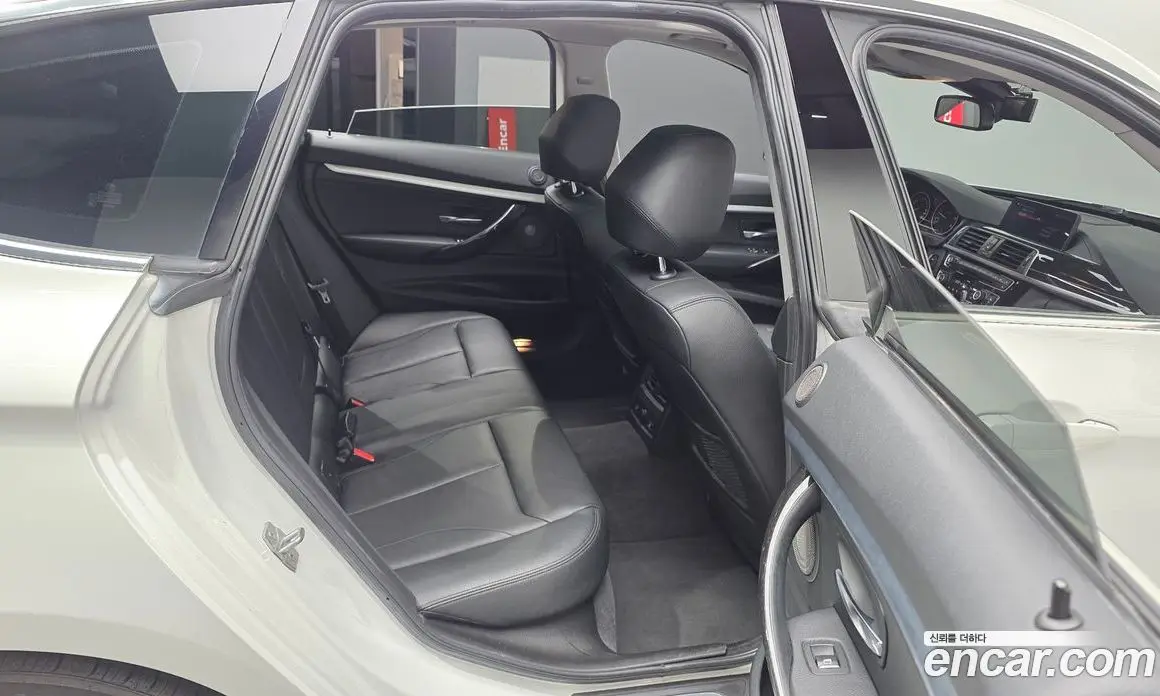 BMW 3 серия 2018 2.0 автомат (гидро), фото 18