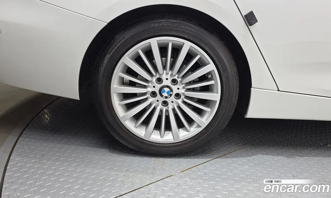 BMW 3 серия 2018 2.0 автомат (гидро), фото 5