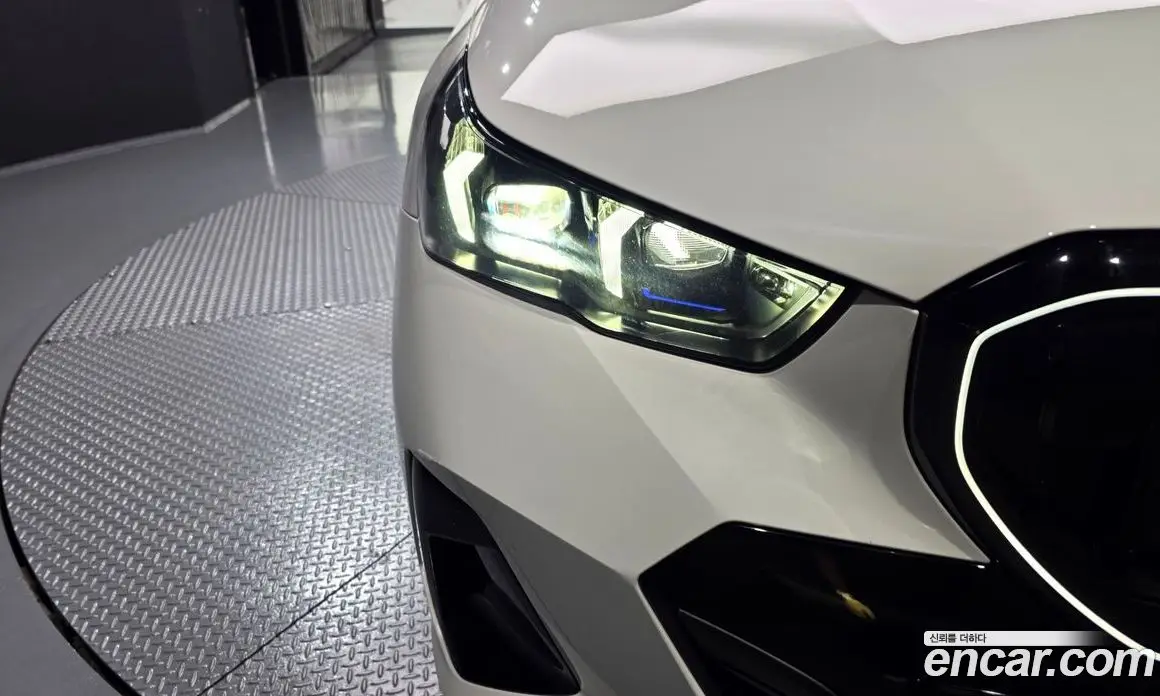 BMW 5 серия 2024 2.0 автомат (гидро), фото 8
