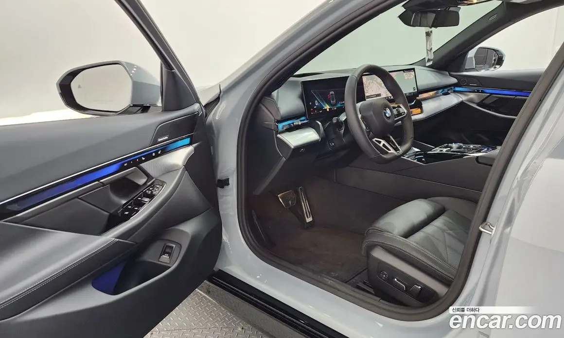 BMW 5 серия 2025 2.0 автомат (гидро), фото 12