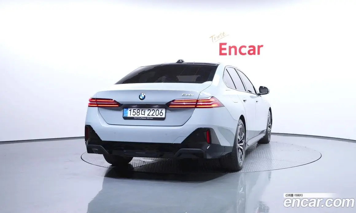BMW 5 серия 2025 2.0 автомат (гидро), фото 3