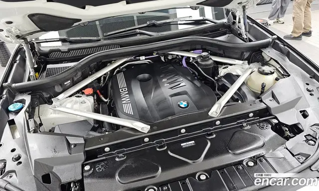 BMW X5 2023 3.0 автомат (гидро), миниатюра 6