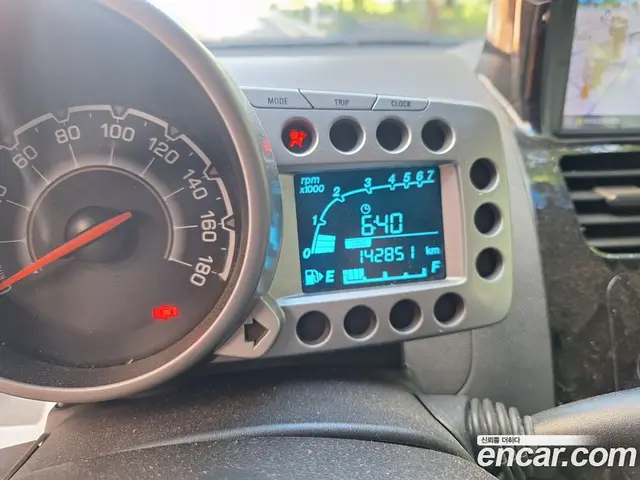 Chevrolet Spark 2011 1.0 автомат (гидро), миниатюра 12