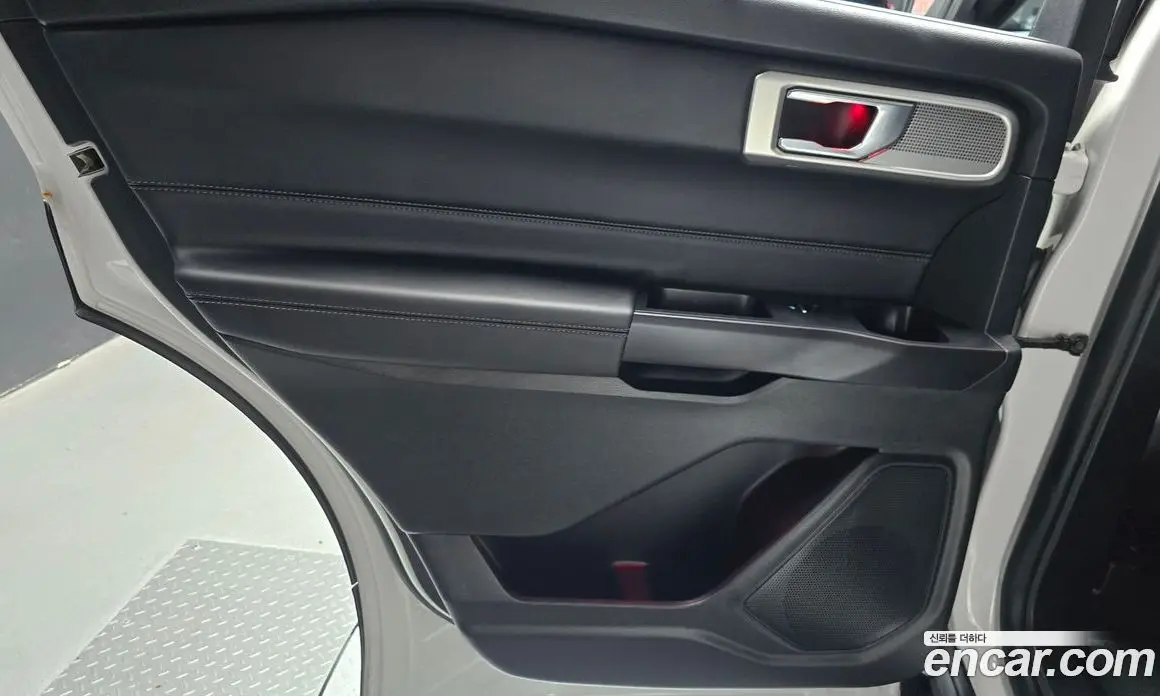 Ford Explorer 2019 2.3 автомат (гидро), фото 15