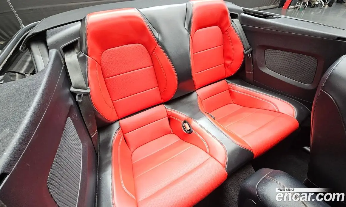 Ford Mustang 2021 2.3 автомат (гидро), фото 17