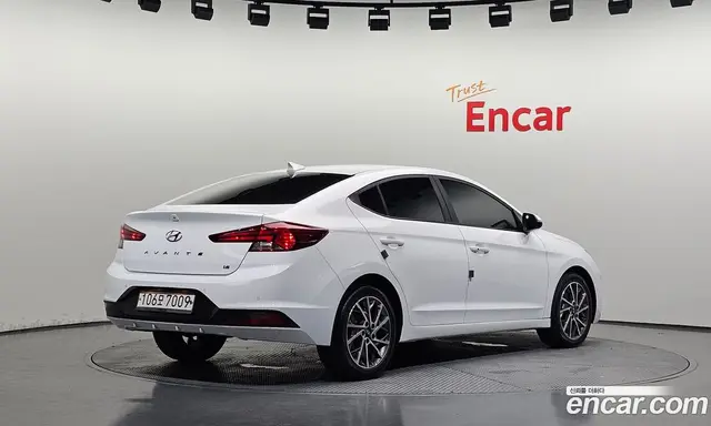 Hyundai Avante 2020 1.6 автомат (гидро), миниатюра 2