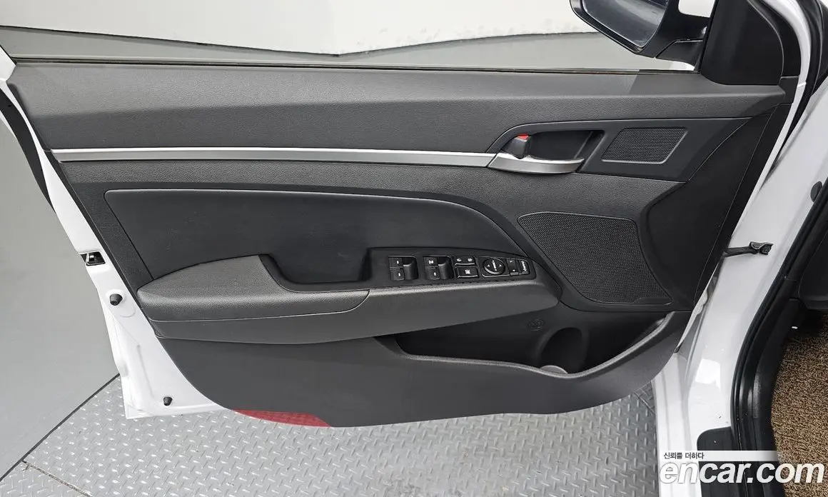 Hyundai Avante 2020 1.6 автомат (гидро), фото 14