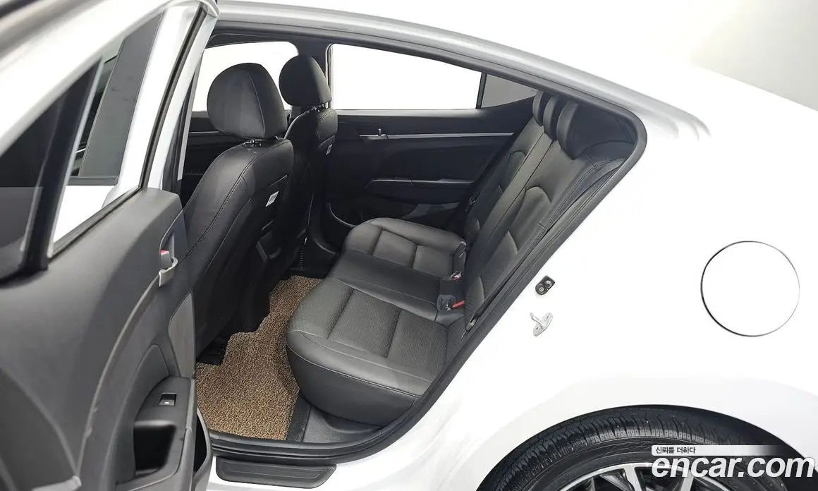 Hyundai Avante 2020 1.6 автомат (гидро), фото 18