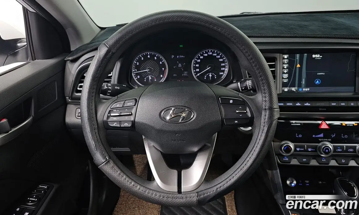 Hyundai Avante 2020 1.6 автомат (гидро), фото 19