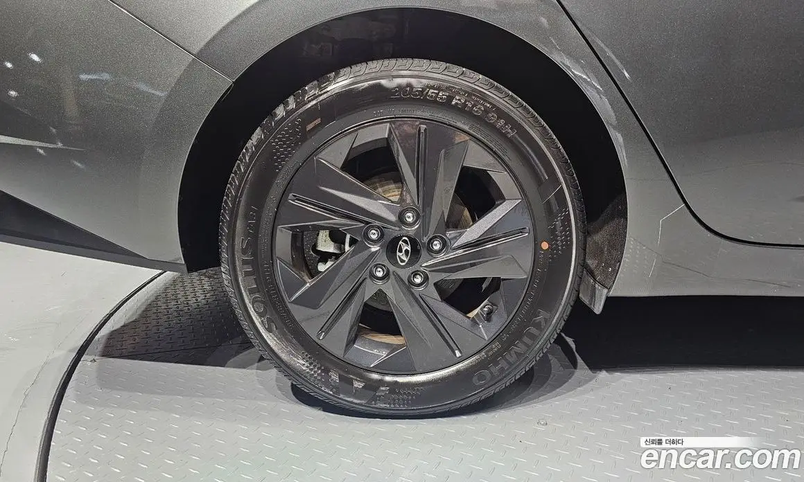 Hyundai Avante 2021 1.6 автомат (гидро), фото 4