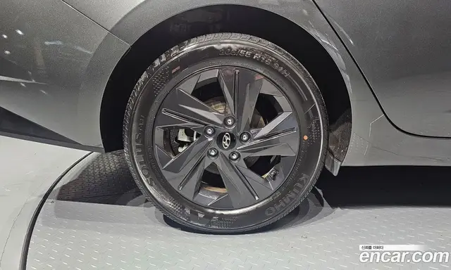 Hyundai Avante 2021 1.6 автомат (гидро), миниатюра 4