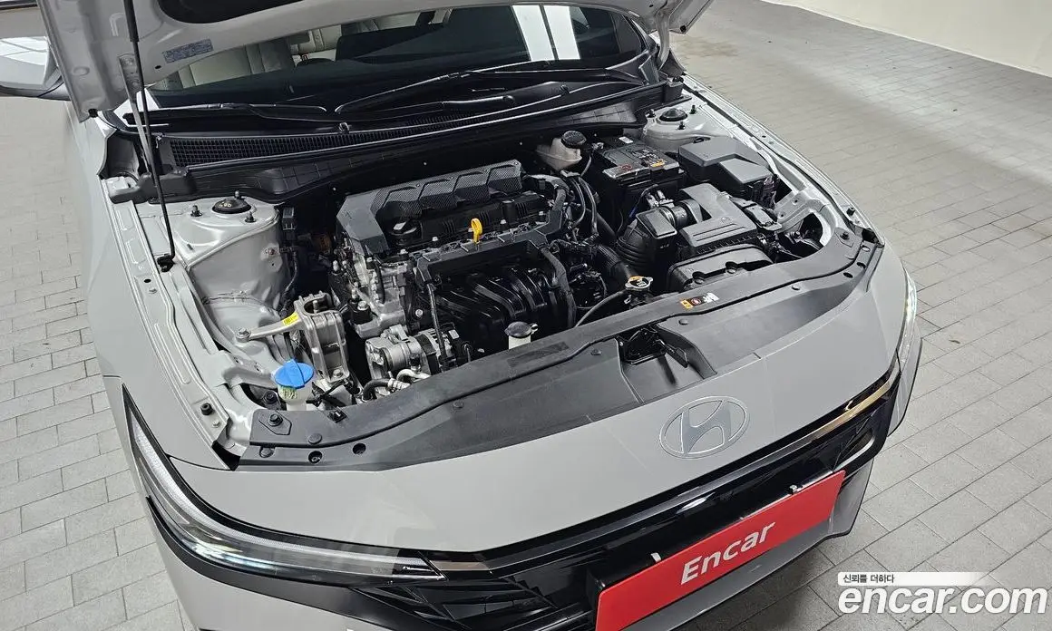 Hyundai Avante 2023 1.6 автомат (гидро), фото 5
