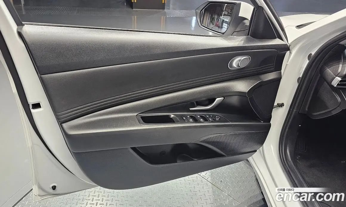 Hyundai Avante 2023 1.6 автомат (гидро), фото 14