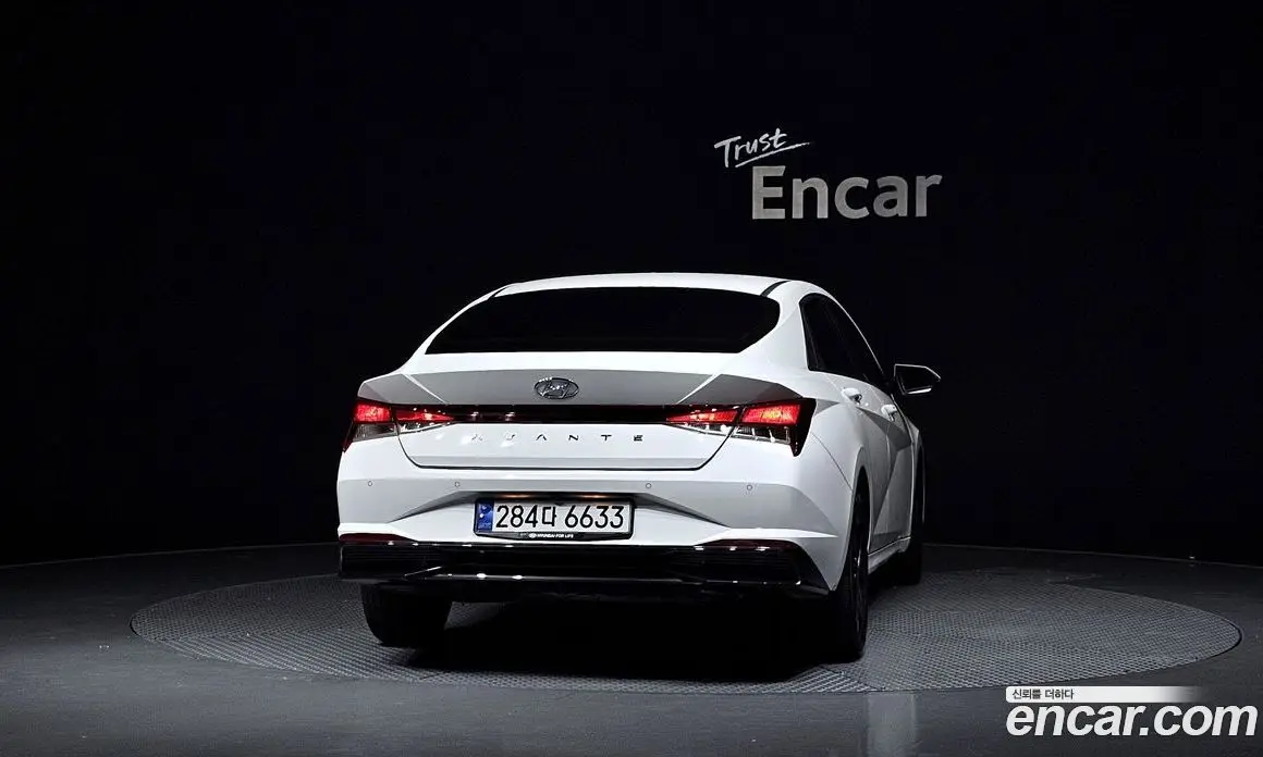 Hyundai Avante 2023 1.6 автомат (гидро), фото 4