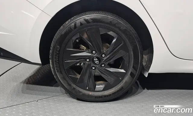Hyundai Avante 2023 1.6 автомат (гидро), миниатюра 5