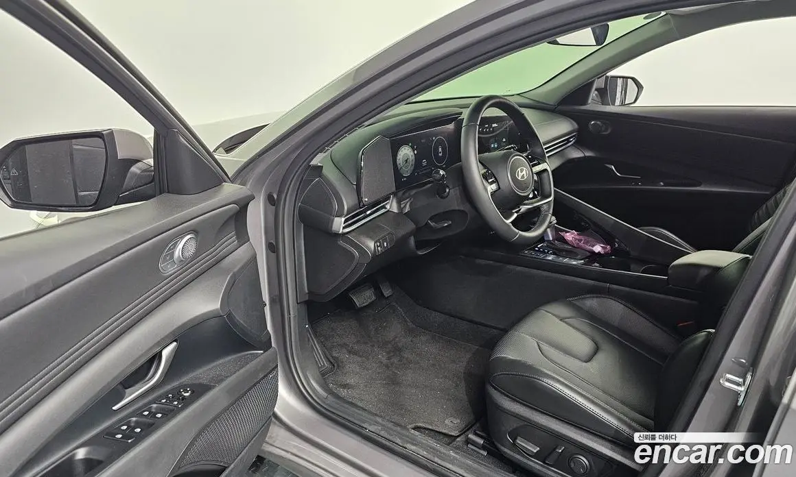 Hyundai Avante 2024 1.6 автомат (гидро), фото 13