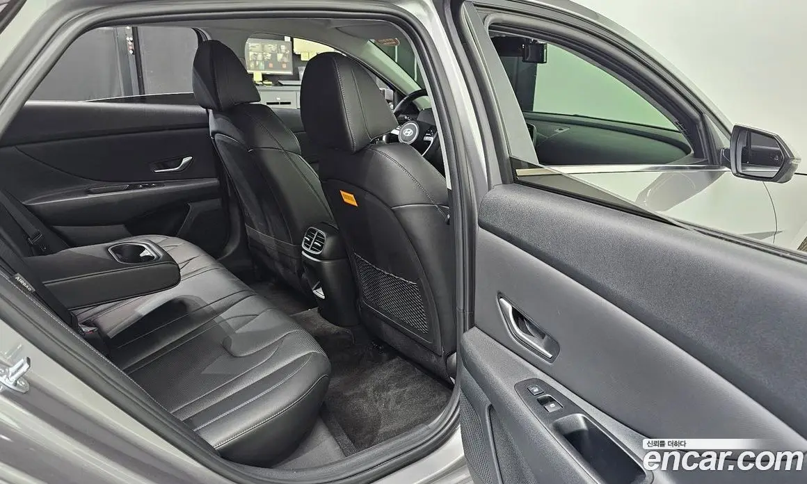 Hyundai Avante 2024 1.6 автомат (гидро), фото 17