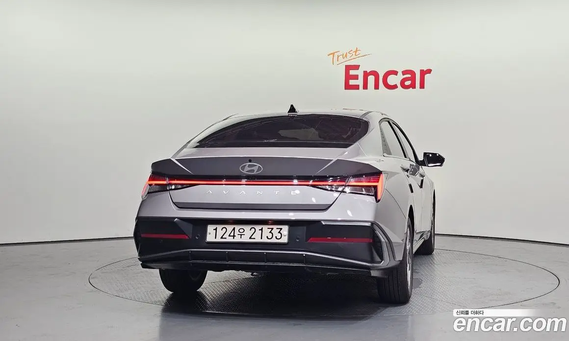Hyundai Avante 2024 1.6 автомат (гидро), фото 4
