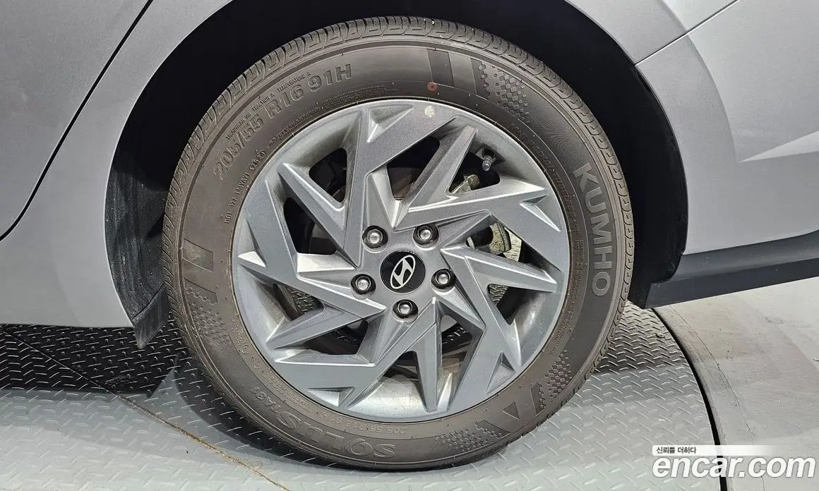 Hyundai Avante 2024 1.6 автомат (гидро), фото 7