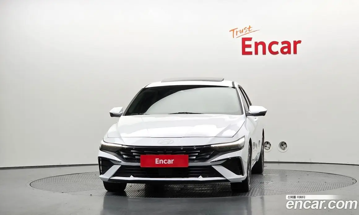 Hyundai Avante 2024 1.6 автомат (гидро), фото 3