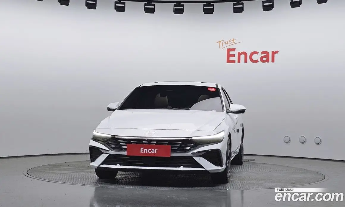 Hyundai Avante 2025 1.6 автомат (гидро), фото 3