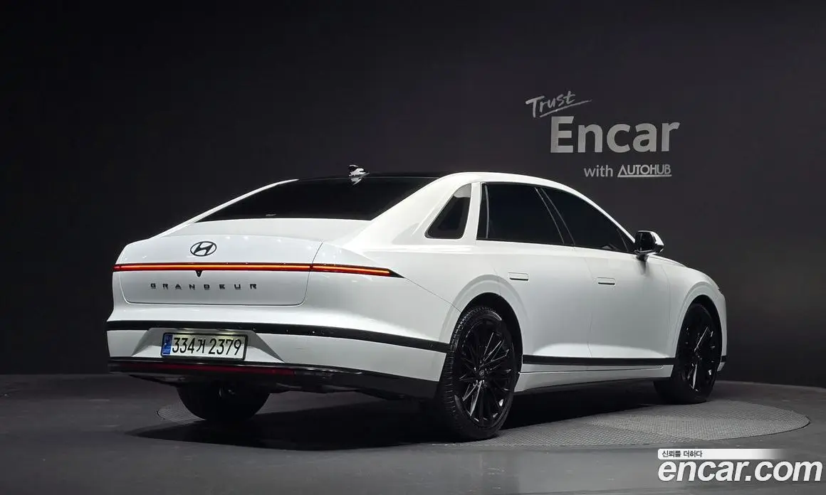 Hyundai Grandeur 2023 1.6 автомат (гидро), фото 1