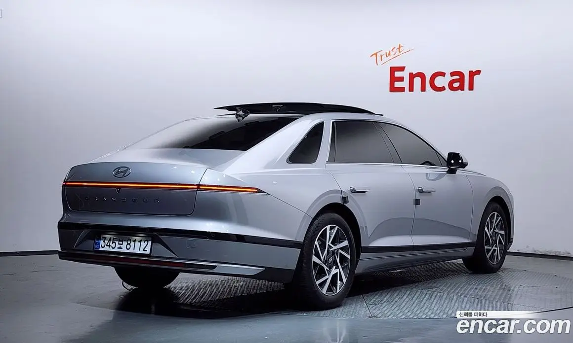 Hyundai Grandeur 2023 2.5 автомат (гидро), фото 2