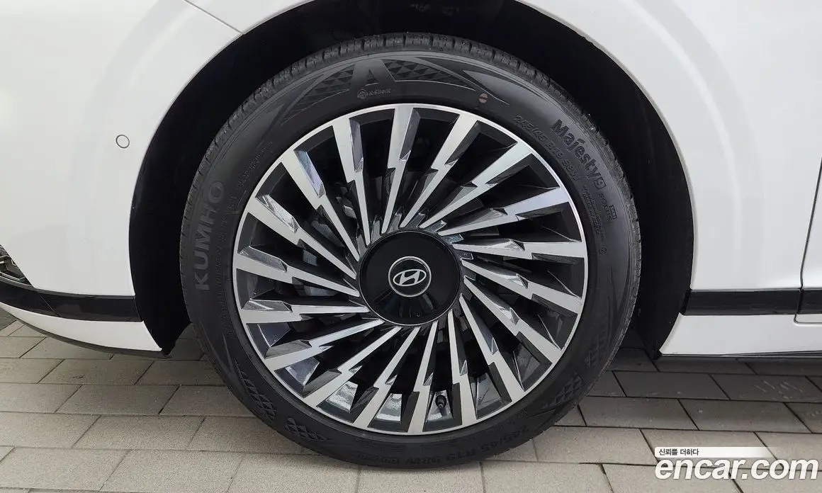 Hyundai Grandeur 2024 1.6 автомат (гидро), фото 5