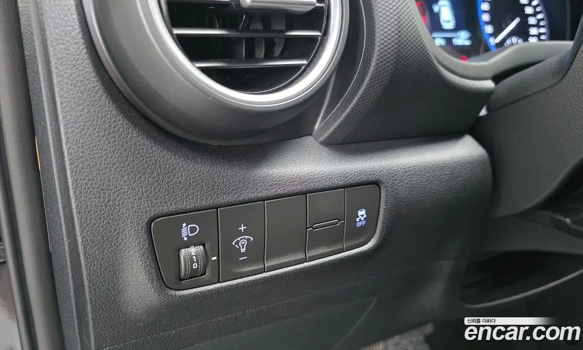 Hyundai Kona 2018 1.6 автомат (гидро), фото 13