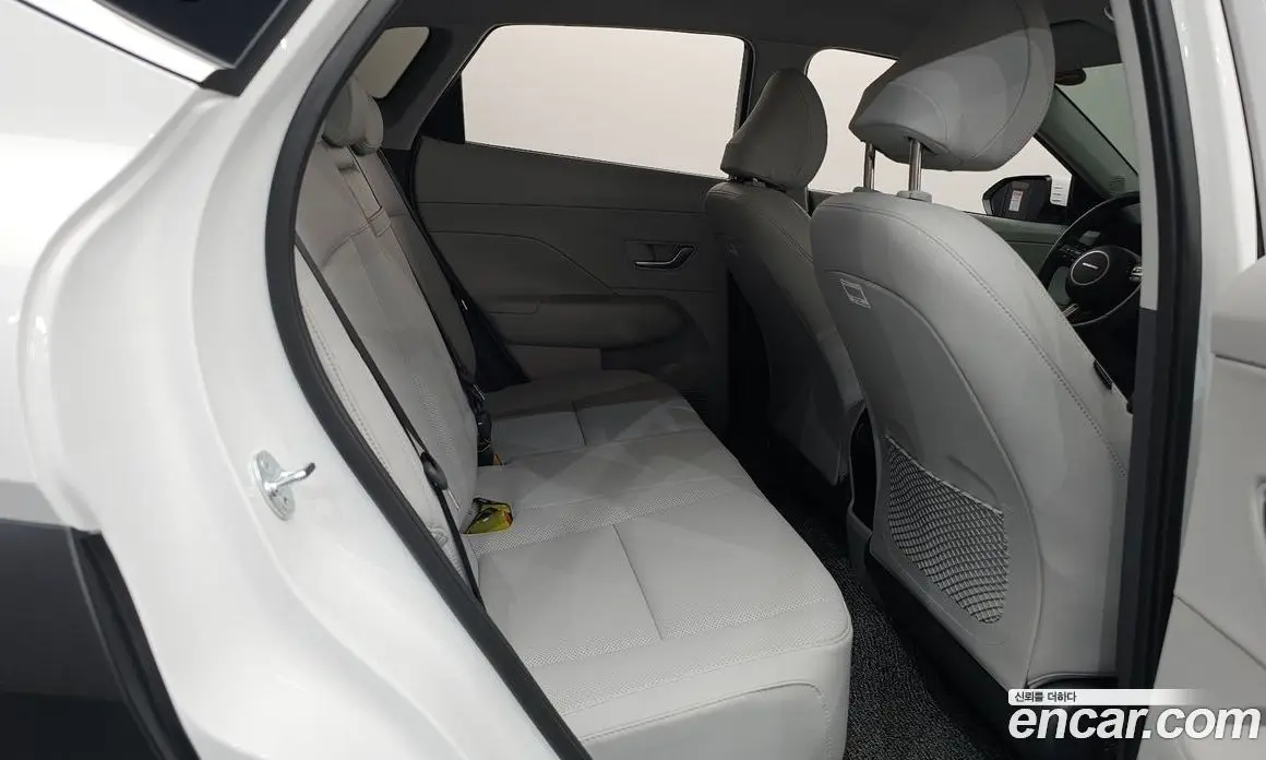 Hyundai Kona 2025 1.6 автомат (гидро), фото 18