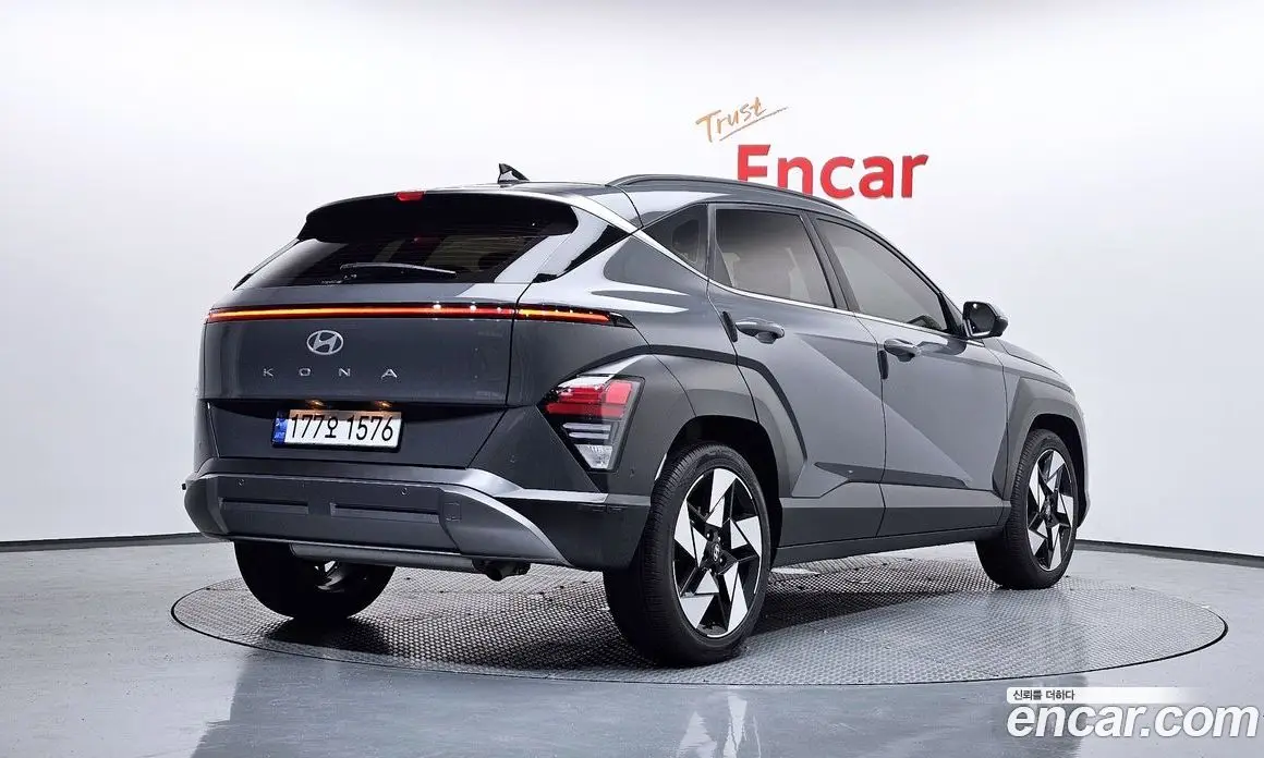 Hyundai Kona 2025 1.6 автомат (гидро), фото 2
