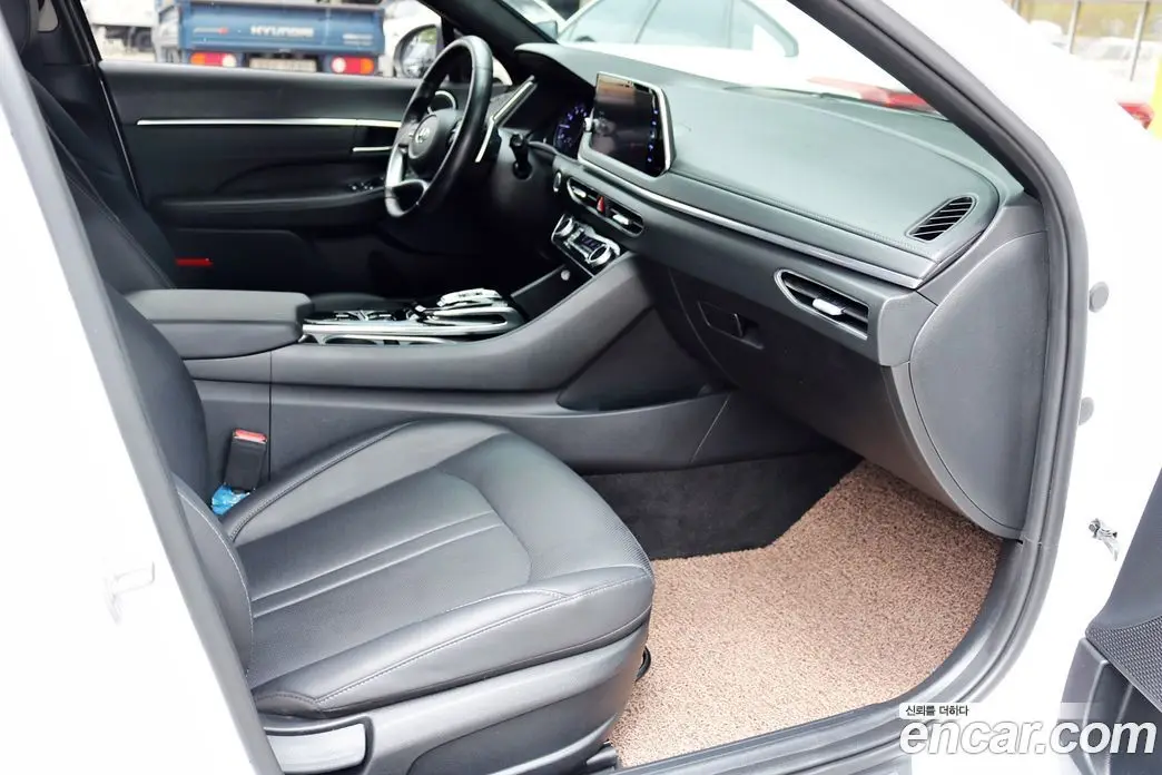 Hyundai Sonata 2022 2.0 автомат (гидро), фото 17