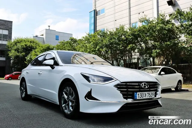 Hyundai Sonata 2022 2.0 автомат (гидро), миниатюра 3