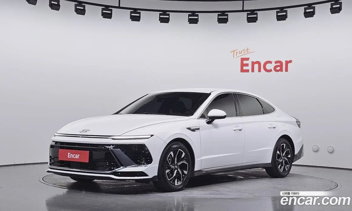 Hyundai Sonata 2023 2.0 автомат (гидро), фото 1