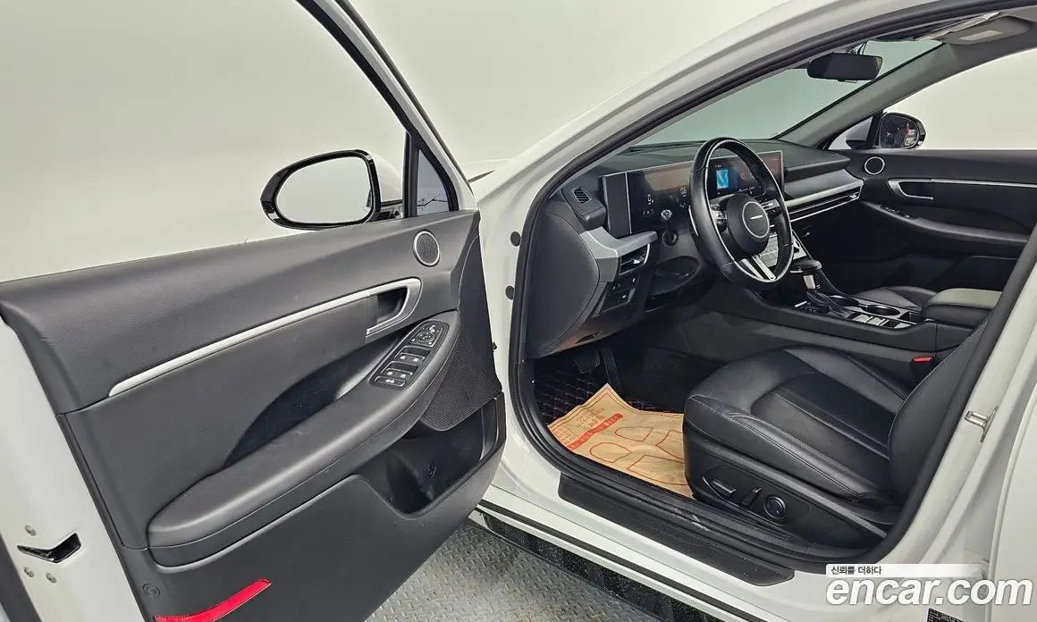 Hyundai Sonata 2023 2.0 автомат (гидро), фото 10