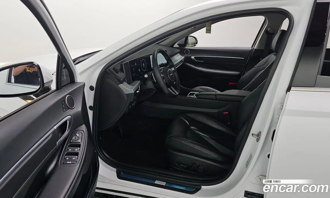 Hyundai Sonata 2024 2.0 автомат (гидро), фото 13