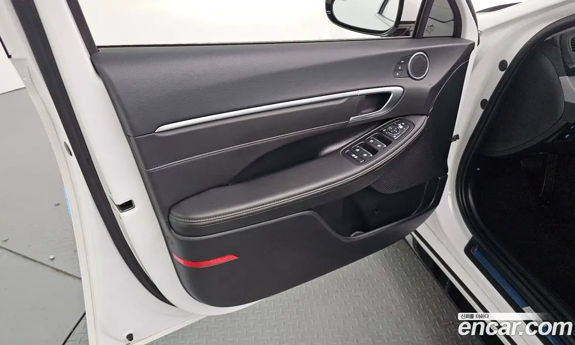 Hyundai Sonata 2024 2.0 автомат (гидро), фото 14