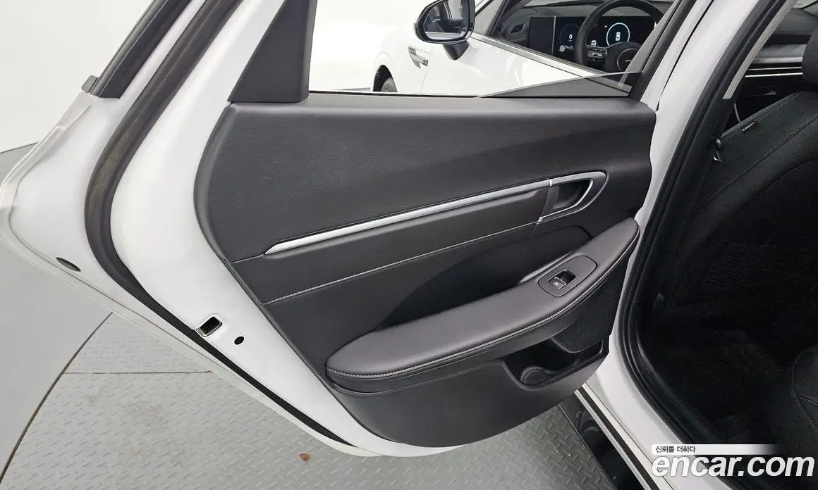 Hyundai Sonata 2024 2.0 автомат (гидро), фото 15