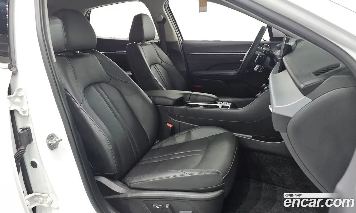 Hyundai Sonata 2024 2.0 автомат (гидро), фото 16