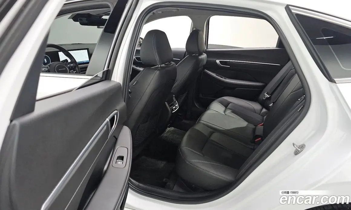 Hyundai Sonata 2024 2.0 автомат (гидро), фото 25