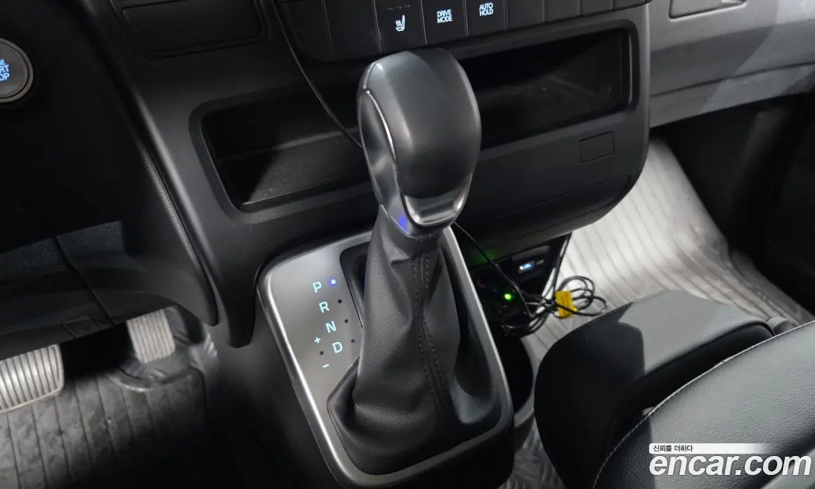 Hyundai Staria 2021 2.2 автомат (гидро), фото 12