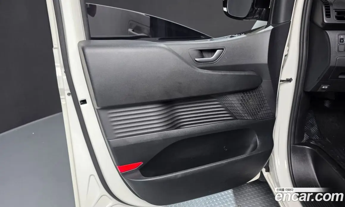 Hyundai Staria 2021 2.2 автомат (гидро), фото 14