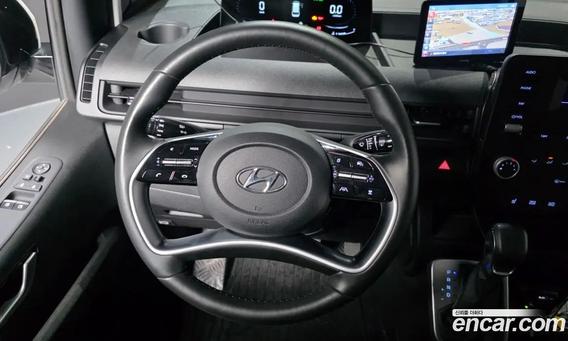 Hyundai Staria 2021 2.2 автомат (гидро), фото 19