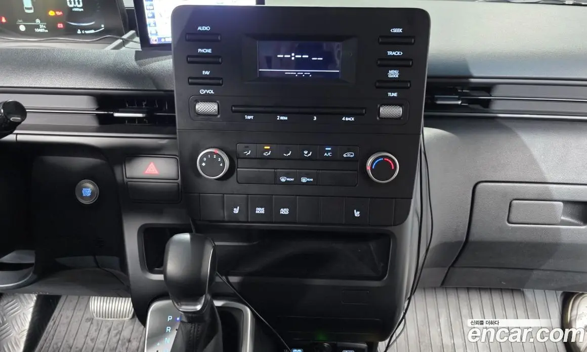 Hyundai Staria 2021 2.2 автомат (гидро), фото 20