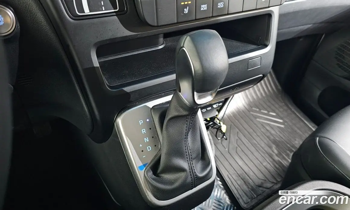 Hyundai Staria 2022 2.2 автомат (гидро), фото 12