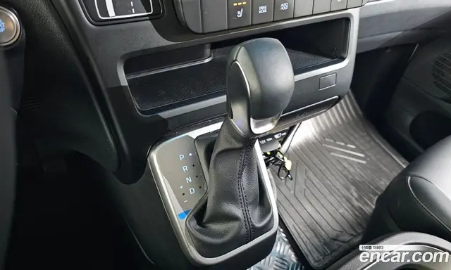 Hyundai Staria 2022 2.2 автомат (гидро), миниатюра 12